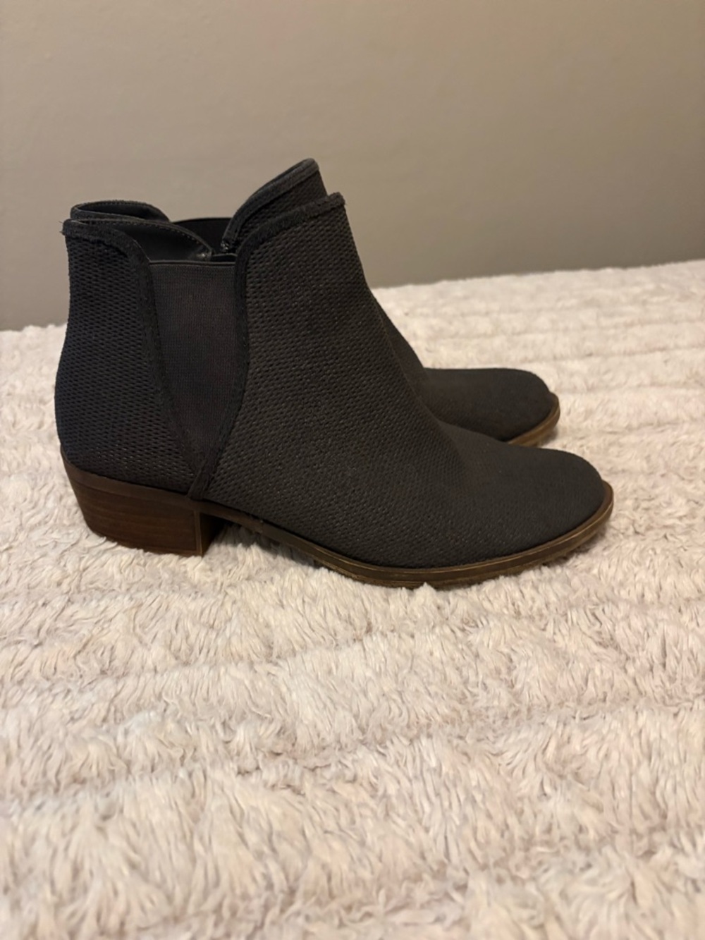 Kensie Charcoal Textured Chelsea Ankle Boots